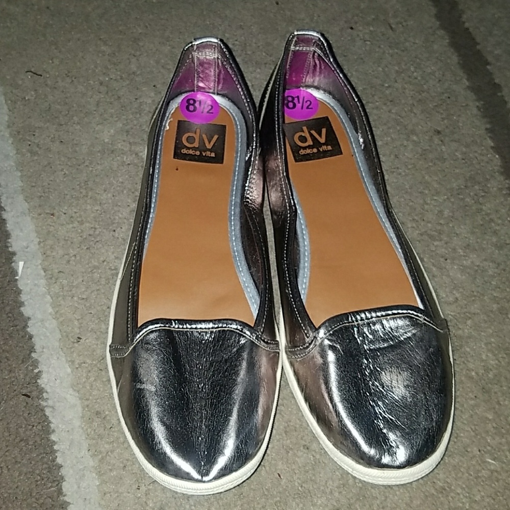 Dolce Vita Metallic Silver Flats sz8 1/2
